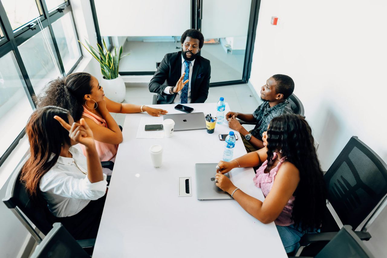 L'équipe INTROP AFRICA VM en séance de travail